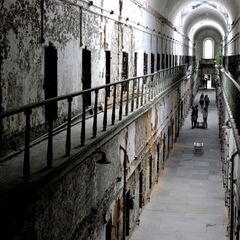 Panopticon des Jeremy Bentham: Das perfekte Gefängnis – wie ein Philosoph einen grausamen Ort schuf