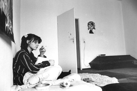 "Wir Kinder vom Bahnhof Zoo": Christiane F. Mitte der 80er in ihrer Berliner Wohnung.