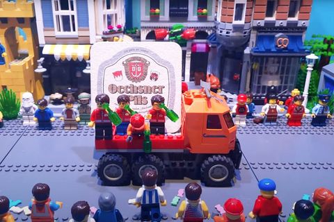 Beeindruckendes Stop-Motion-Video: Familie stellt Faschingsumzug mit Lego nach