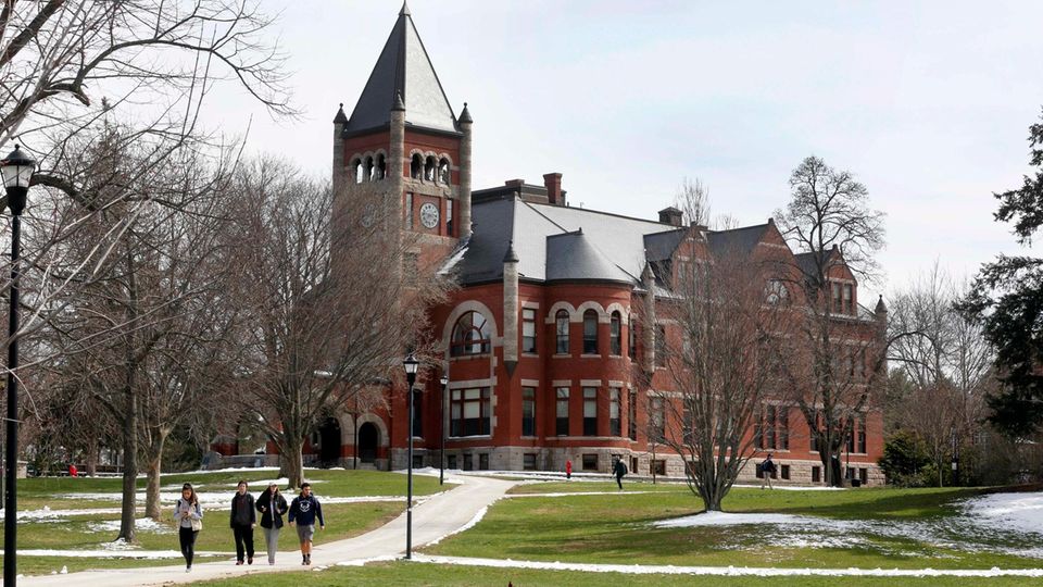 Die historische Thompson Hall an der University of New Hampshire in Durham