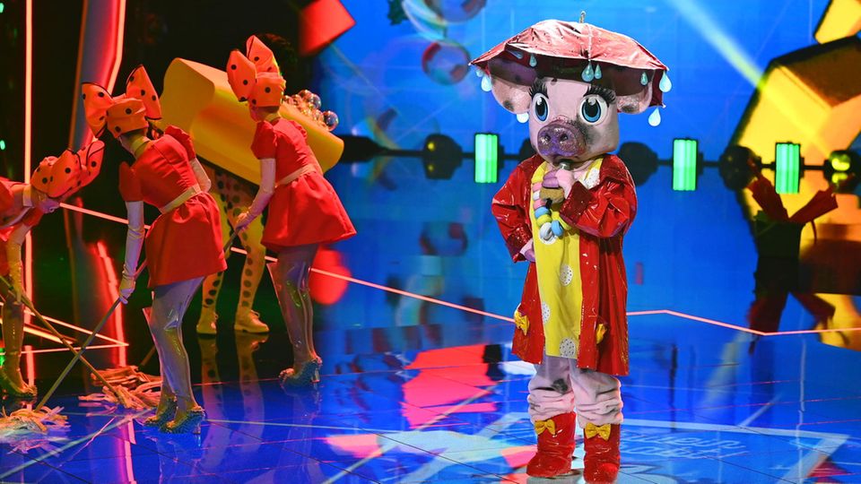 Das Schwein in der ersten Folge der vierten Staffel der ProSieben-Show "The Masked Singer" Das Schwein in der ersten Folge der vierten Staffel der ProSieben-Show "The Masked Singer"