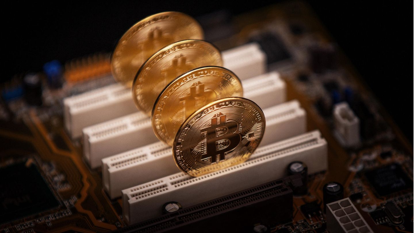 Enorme Zuwächse: Bitcoin steigt auf neues Rekordhoch – für wen sich der Einstieg trotzdem jetzt noch lohnt Enorme Zuwächse: Bitcoin steigt auf neues Rekordhoch – für wen sich der Einstieg trotzdem jetzt noch lohnt