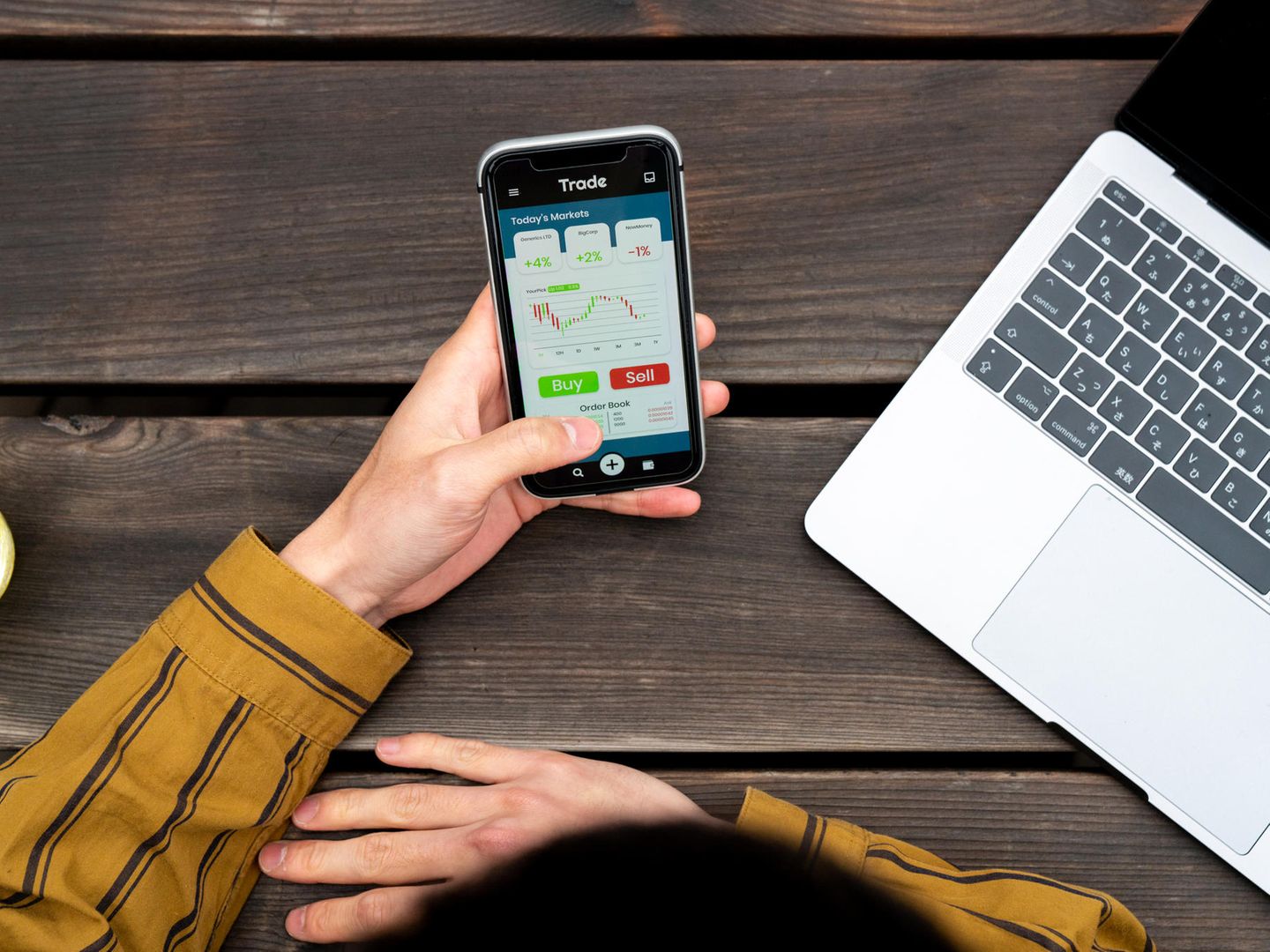 Bitcoin und Aktien kaufen: Die besten Online- und Neobroker | STERN.de