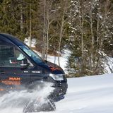 MAN TGE 4x4 mit Raupenantrieb