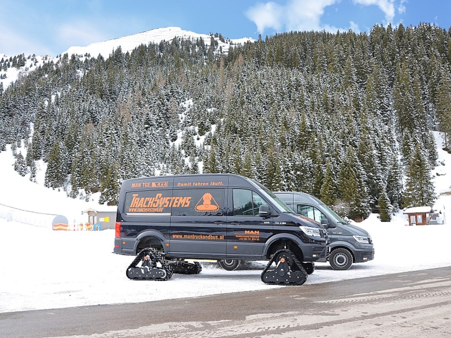 MAN TGE 4x4 mit Raupenantrieb