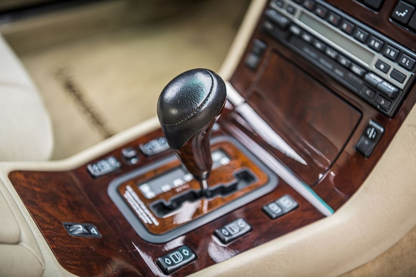Der Mercedes SEL 600 hatte noch eine Viergangautomatik