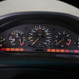 Stand der Technik: Kontrollleuchten und klare Rundinstrumente