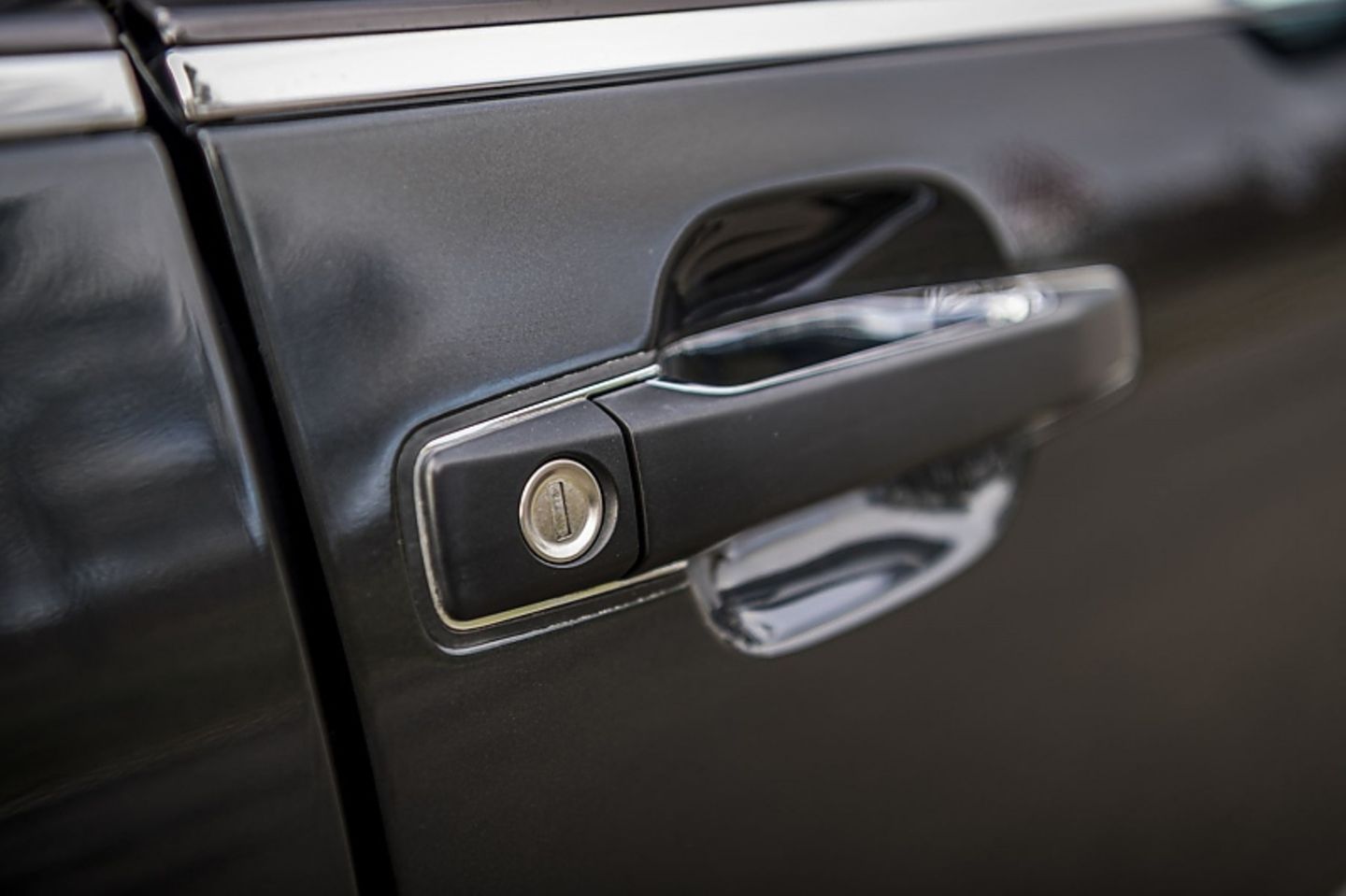 Der Mercedes W140 polarisiert bis heute