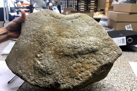 Der Stein war bereits vor rund vier Jahren entdeckt worden, aber erst jetzt gelang es, ihn wieder zusammenzusetzen