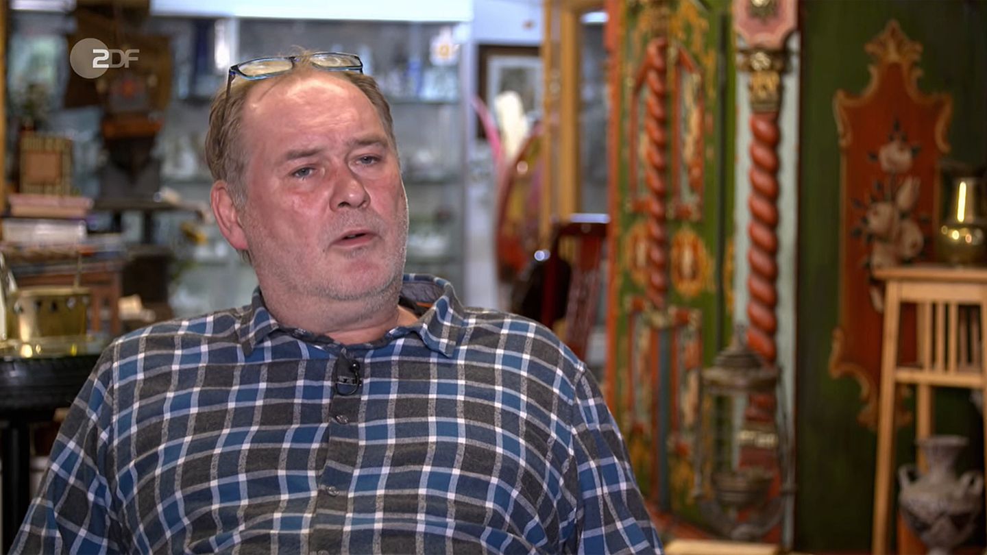 Bares für Rares Händler Walter "Waldi" Lehnertz in seinem Antiquitätenladen in Krekel