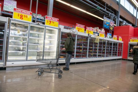 Elektrizität: Nach einem Kälteeinbruch kam in Texas der Stromausfall - und sorgt immer noch für leere Supermarktregale