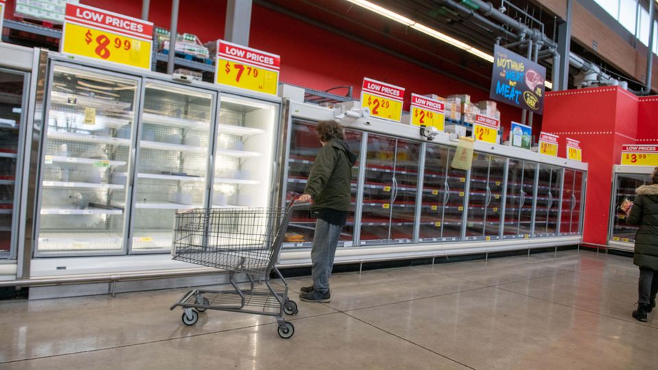 Elektrizität: Nach einem Kälteeinbruch kam in Texas der Stromausfall - und sorgt immer noch für leere Supermarktregale