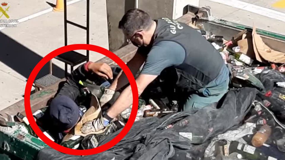 Spanien: Polizei entdeckt Migranten unter Glasscherben und giftiger Asche