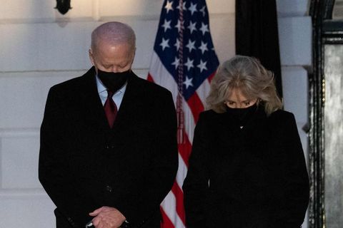 Joe und Jill Biden gedenken am Weißen Haus der 500.000 Corona-Toten in den USA