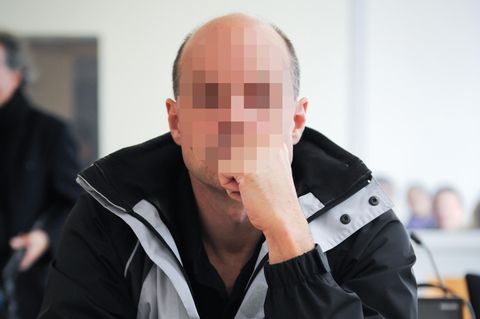 Der Angeklagte Thomas Drach sitzt im Saal 288 des Landgerichts