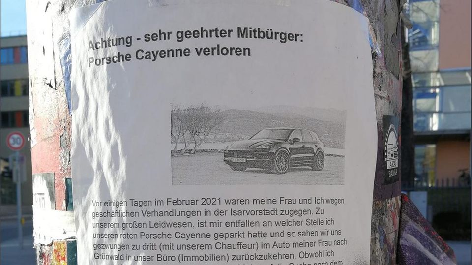 Das Plakat, mit dem nach dem Porsche gesucht wird