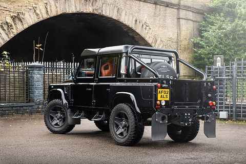 Die Cheslea Truck Company verwandelt einen klassischen Land Rover Defender 110 in einen Pickup