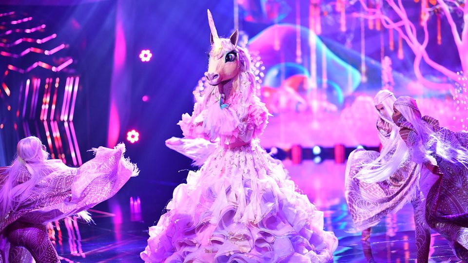 "Das Einhorn" in der zweiten Folge der ProSieben-Show "The Masked Singer" "Das Einhorn" in der zweiten Folge der ProSieben-Show "The Masked Singer"