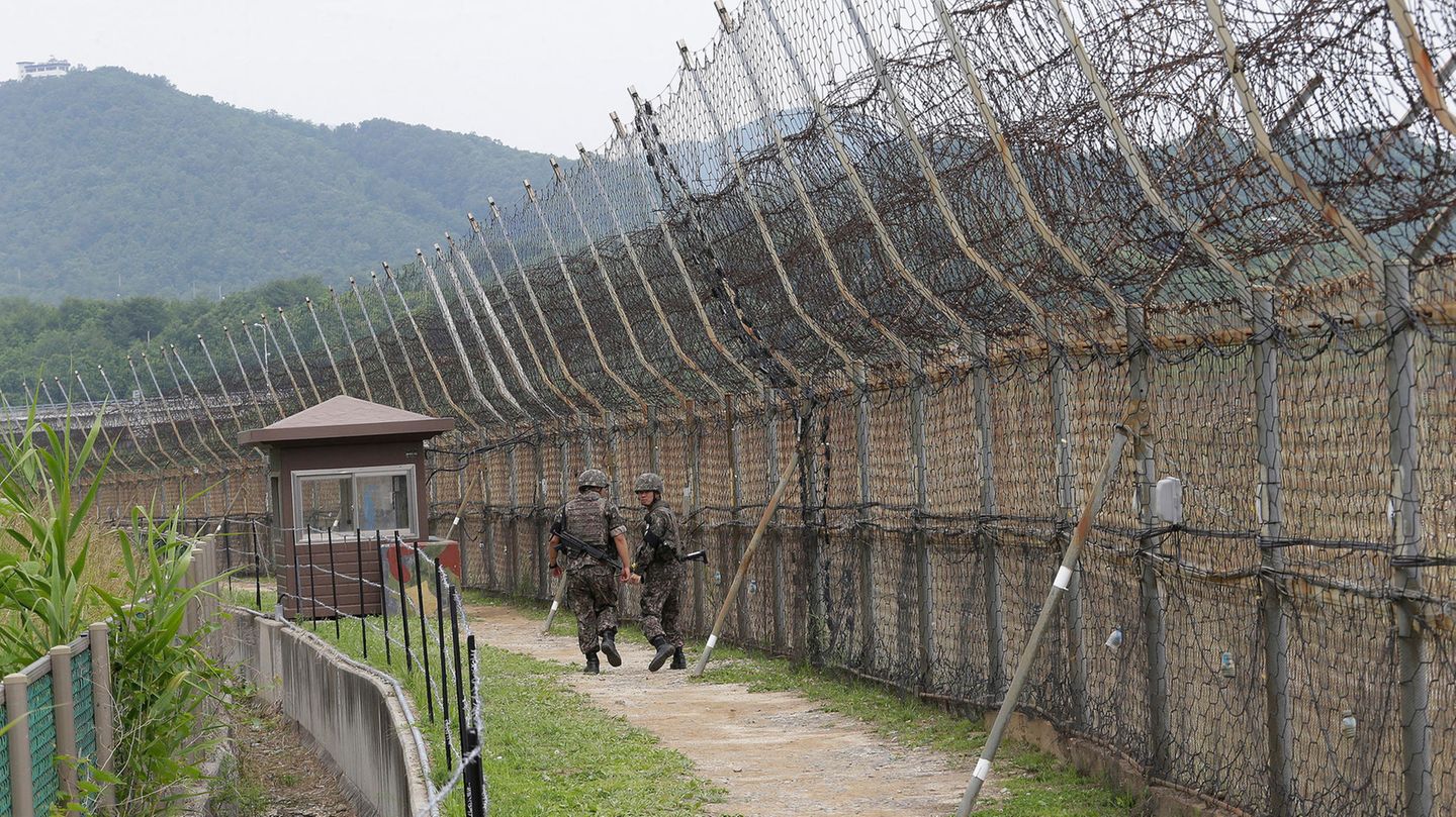Südkoreanische Soldaten patrouillieren in der entmilitarisierten Zone