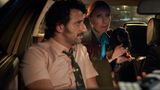 Die Comedy-Serie ist mit prominenten Gaststars gespickt. Andrea Sawatzki spielt eine Zeugin, die den beiden Ermittlern bei der Identifikation von Verdächtigen helfen soll. Gilles und Samuel sind davon überzeugt, sie sei eine Prostituierte - und konfrontieren die Frau mit allen Synonymen, die ihnen für diesen Beruf einfallen, von Kurtisane bis Liebesdienerin. "Controllerin", klärt sie die beiden Herren auf. Ein Begriff, den Gilles offenbar noch nicht kennt: "Ist das so eine Art Domina", will er wissen.
