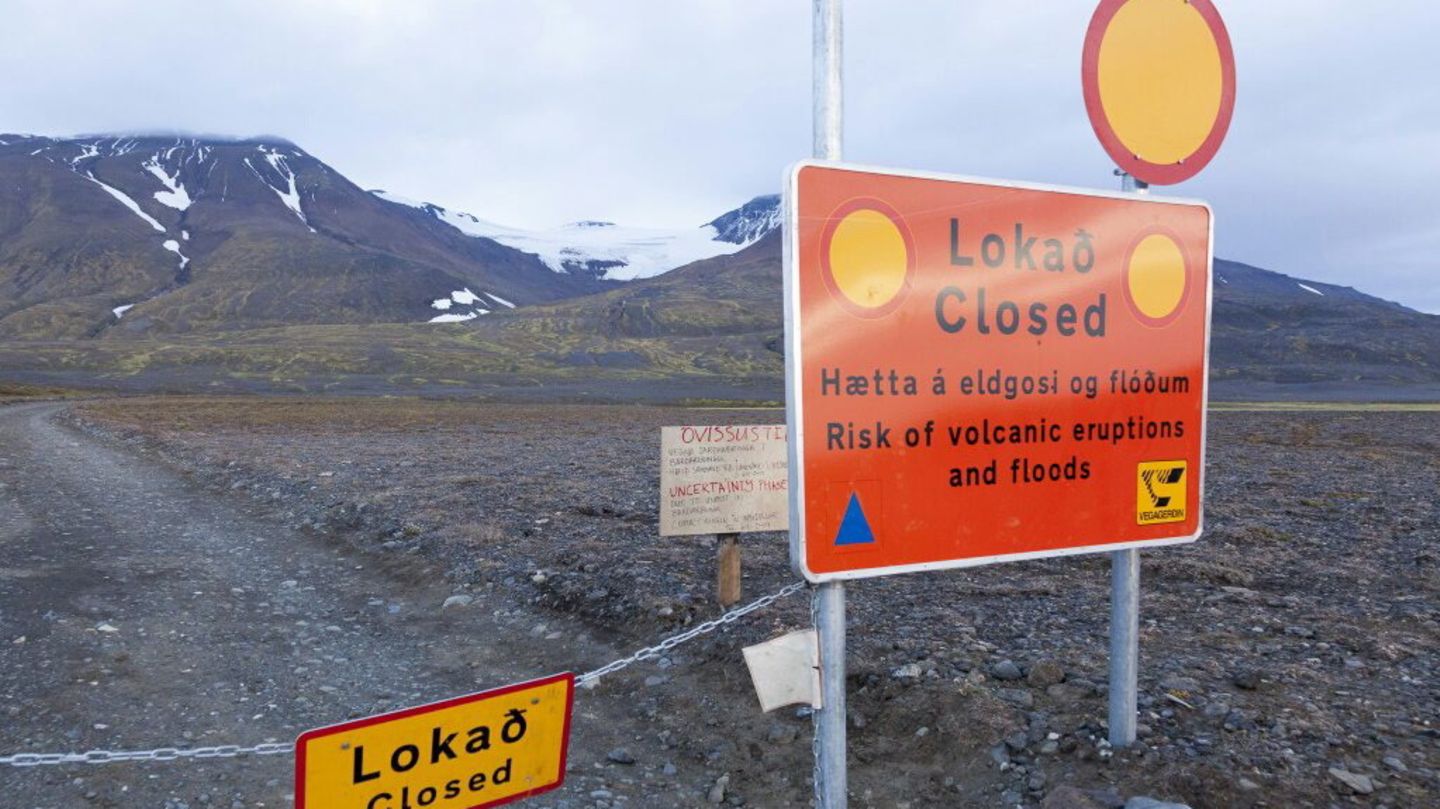 Eine Straßensperre in der Region um Islands größtem Gletscher, dem Vattnajokull