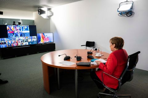 Bundeskanzlerin Angela Merkel (CDU) während einer Videokonferenz
