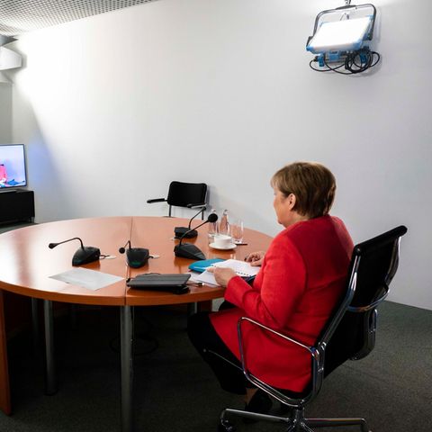 Bundeskanzlerin Angela Merkel (CDU) während einer Videokonferenz