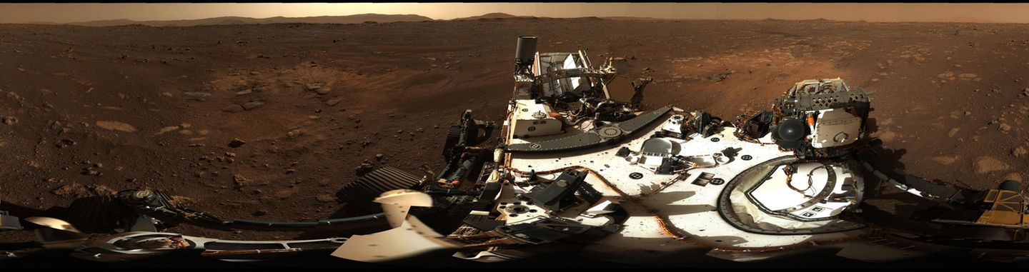 Das Panorama des Mars-Kraters Jezero, Landestelle des Rovers Perseverance
