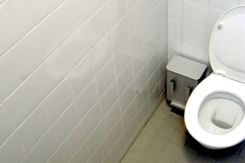 Blick in eine Toilettenkabine