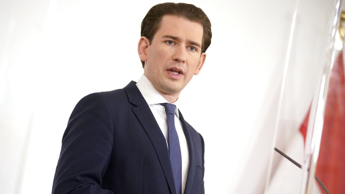 Österreichischer Bundeskanzler: Wackelt der Wunderknabe? Wie Sebastian Kurz von allen Seiten unter Druck gerät Österreichischer Bundeskanzler: Wackelt der Wunderknabe? Wie Sebastian Kurz von allen Seiten unter Druck gerät