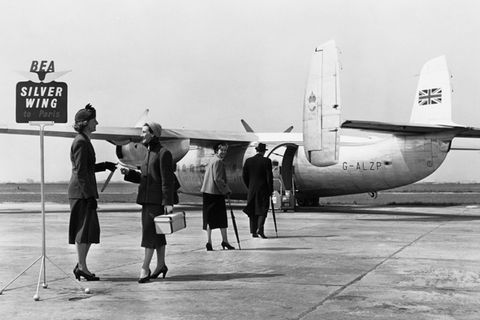 Airspeed AS.57 Ambassador  Dieses zweimotorige britische Verkehrsflugzeug gehörte zu den ersten mit einer Druckkabine. Ab 1952 stieß es zur Flotte von British European Airways (BEA) und bot zwischen London und Paris den .Silver Wing Service.