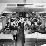 Airspeed AS.57 Ambassador  Bis zu 60 Passagiere konnten transportiert werden. Ein Exemplar stürzte bei einem dritten Startversuch 1958 in München-Riem ab - 23 der 44 Personen an Bord, darunter die Fußballmannschaft von Manchester United, kamen ums Leben, 21 wurden schwer verletzt.
