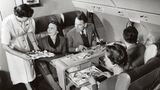 Vickers Viscount  Blick in die First Class: Die bis zu 75 Passagiere fassende Maschine war sehr erfolgreich. Bis 1964 hatte Vickers 443 Maschinen produziert, die bei vielen Fluggesellschaften zum Einsatz kam, darunter auch bei der Deutschen Lufthansa und dem Condor Flugdienst.