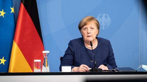 Angela Merkel nimmt per Videoschalte an einem EU-Sondergipfel der Staats- und Regierungschefs zur Corona-Pandemie  teil