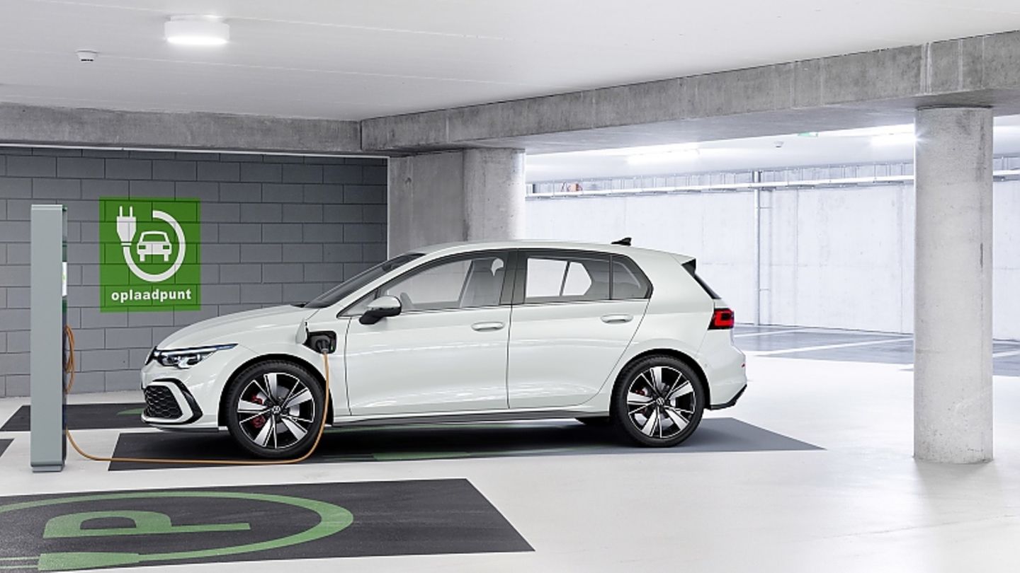 VW Golf GTE 2021