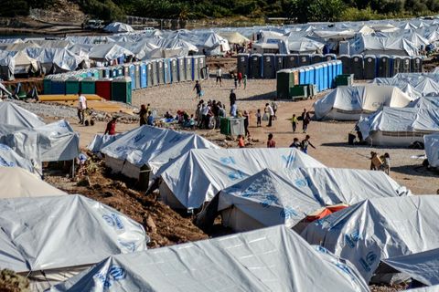 Das Flüchtlingslager Kara Tepe auf der griechischen Insel Lesbos (Archivbild)