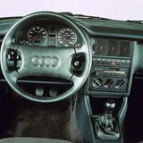 Das Cockpit des Audi 80 B4