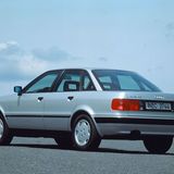Statt einer Torsionskurbelachse verbauten die Ingenieure bei den frontangetriebenen Varianten des Audi 80 B4 hinten eine Verbund