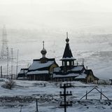 Bild 1 von 12 der Fotostrecke zum Klicken:  Die russisch-orthodoxe Kirche in der Industriesiedlung Nikel im Nordwesten Russlands