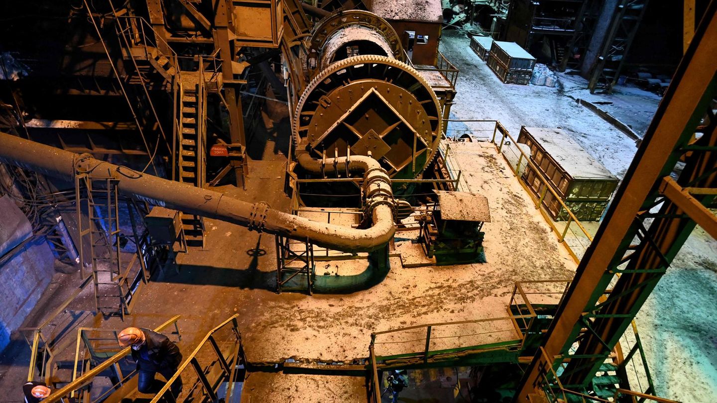 Die Belastungen für die Umwelt waren extrem: Die Schlote emittierten viermal so viel Schwefeldioxid wie die gesamte Industrie des Nachbarlandes Norwegens zusammen.