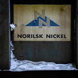Bis 2016 nannte sich die Firma Norilsk Nickel. Die Aktiengesellschaft machte 2020 einen Umsatz von 15,5 Milliarden US-Dollar.
