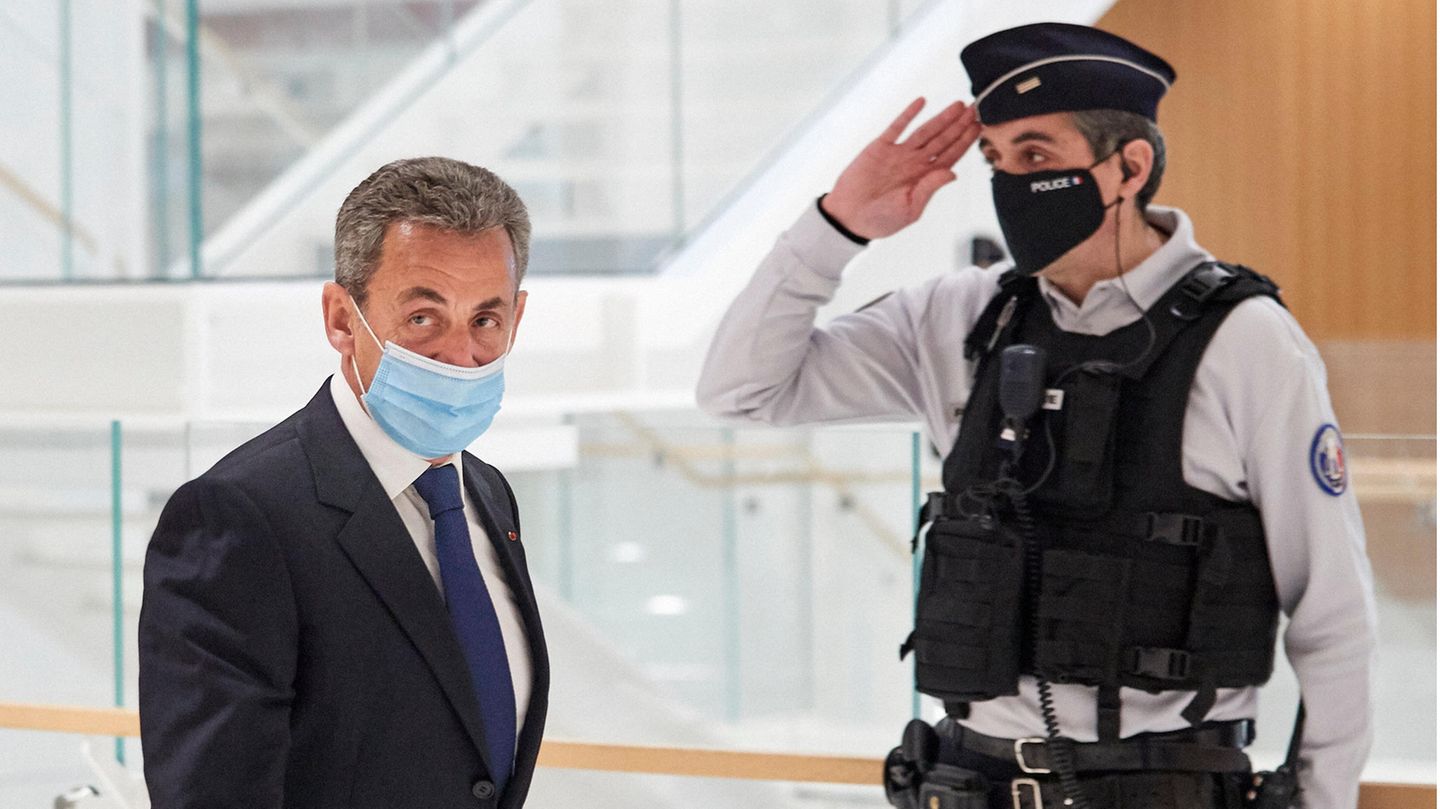 Kommentar: Eine Fußfessel für "Sarko", aber wohl kein großer Schaden Nicolas Sarkozy, Frankreichs ehemaliger Präsident