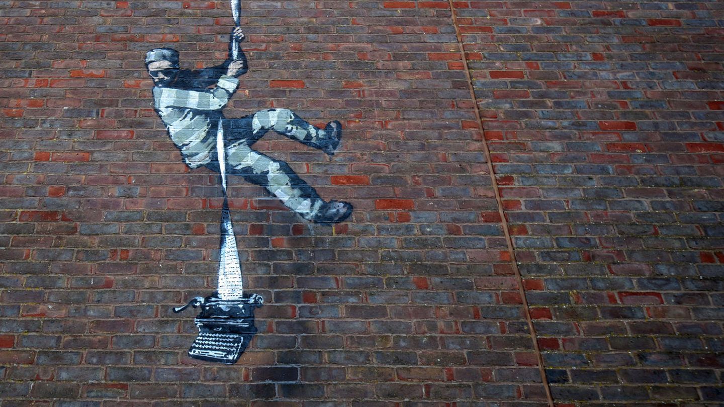 Banksy: Potential new work of art on prison wall surfaced