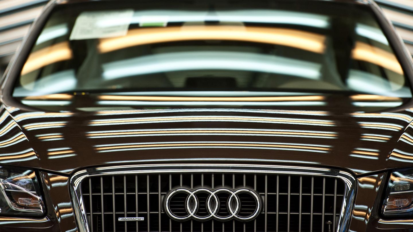 Ein Audi Q5 steht in der Produktion