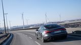 Nach 3,3 Sekunden sind 100 km/h erreicht.