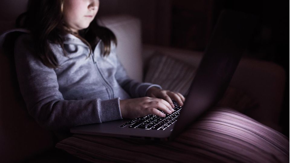 Cybergrooming: So leicht wie ein Kinderspiel: Wie Pädophile im Netz nach Opfern fischen