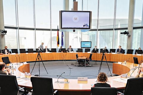 "Pflege in Würde": Nach der Anhörung im Bundestag: So geht es weiter mit der Pflege-Petition