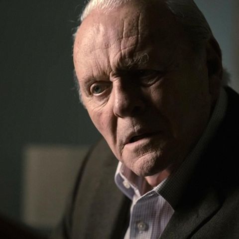 In "The Father" schwankt Hopkins zwischen Melancholie und ausbrechender Aggressivität.  