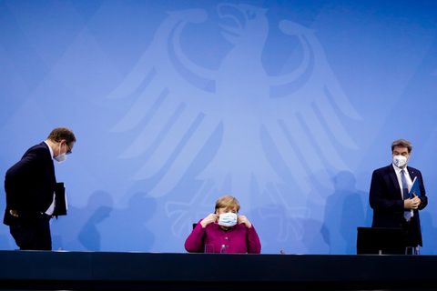 Michael Müller, Angela Merkel und Markus Söder nach den Beratungen zum Coronavirus