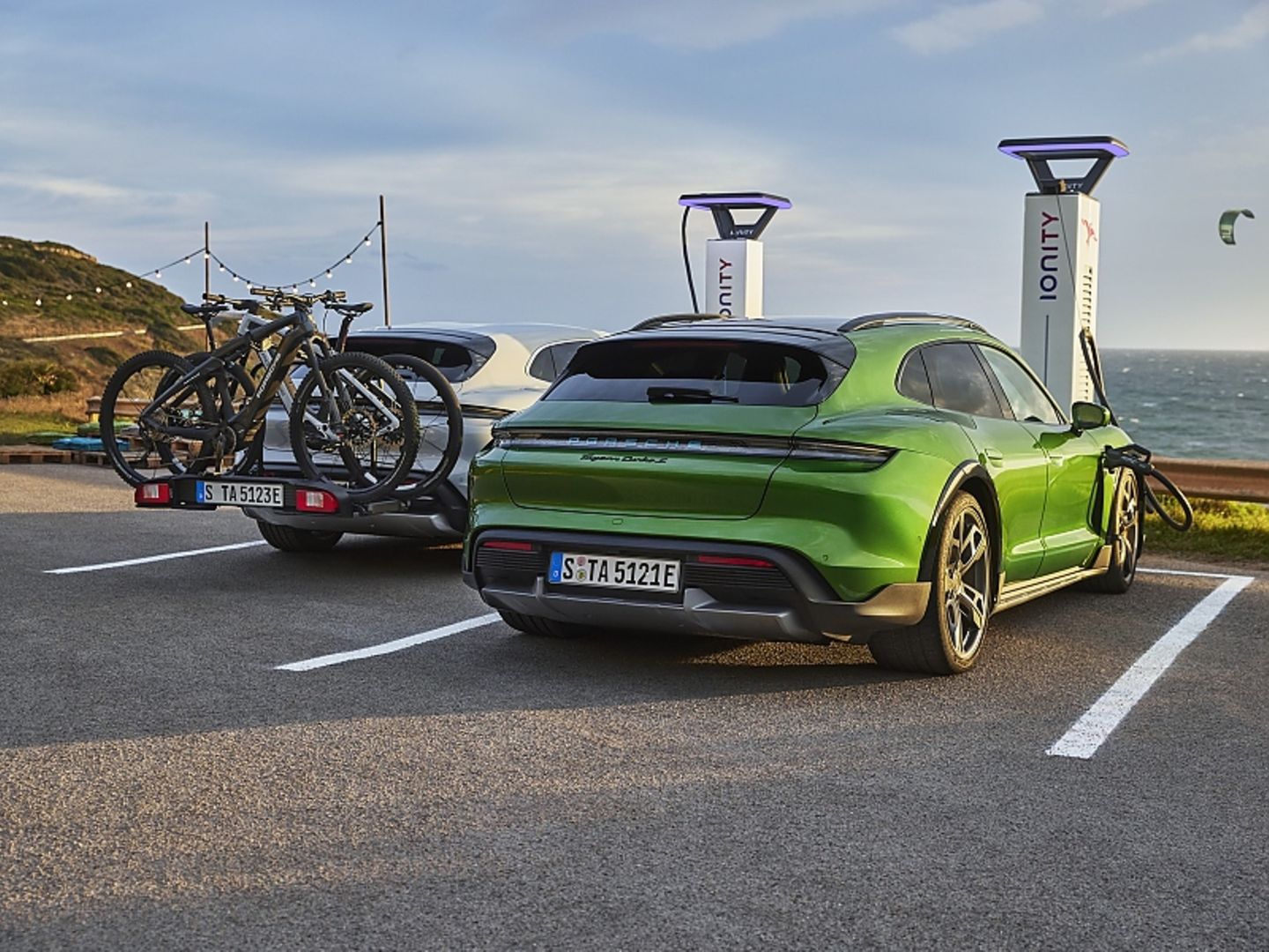 Porsche Taycan Cross Turismo 2022